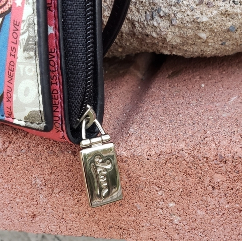 VINTAGE ICON LOS ANGELES PAINTED LEATHER CROSSBODY - Picture 3 of 5